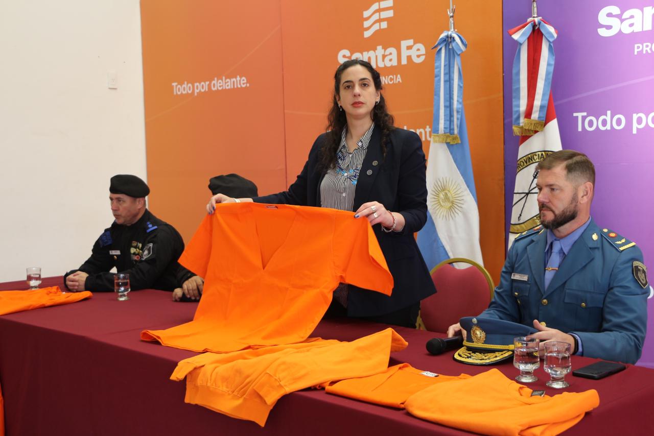 Los presos de alto perfil de Santa Fe usarán uniforme naranja